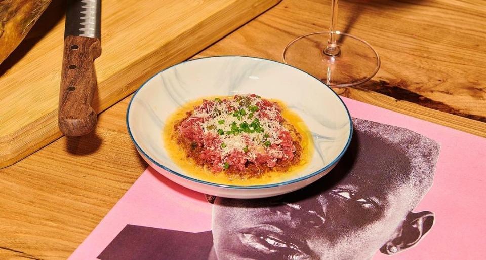 Глас / Glas Глас / Glas