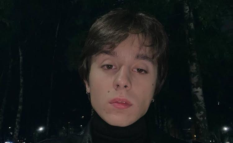 Роман Мельников Роман Мельников