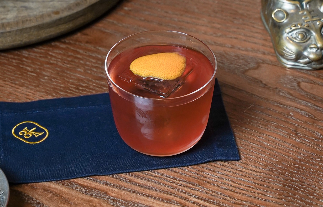 Sichuan Negroni в Hanky.jpg